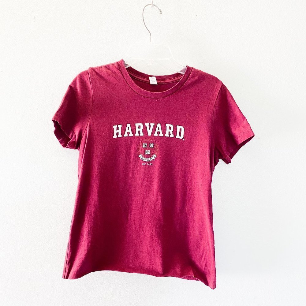 ⭐️ HARVARD UNIVERSITY Crop Top Graphic Tee Maroon